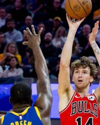 yl23455永利-公牛队险胜勇士队后，马塔斯·布泽利斯分享了他简单的比赛哲学