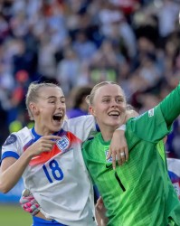 yl23455永利官网-太阳报：英格兰女足功臣凯莉和汉普顿将被授予大英帝国员佐勋章